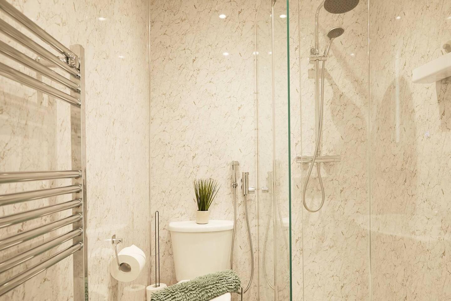 Sea View Serenity Breath Taking Sea View Sleeps 4 Scarborough Exterior photo