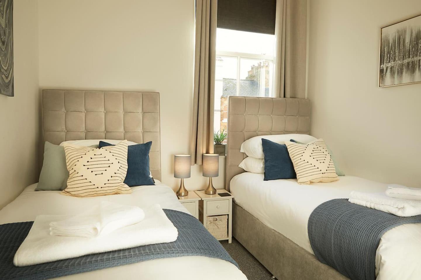 Sea View Serenity Breath Taking Sea View Sleeps 4 Scarborough Exterior photo